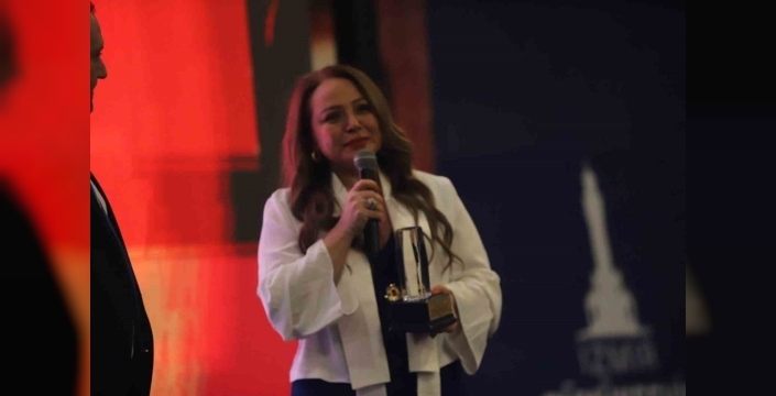 Prof Dr Aysun Bay Saglik Turizminin Kuresel Vizyon Odulunu Aldi